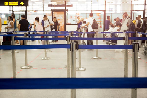 Airport-People-in-line