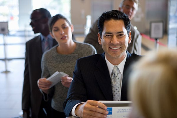 ymt-blog-differences-between-airline-security-clearance-passing-impatient-customers-at-airport