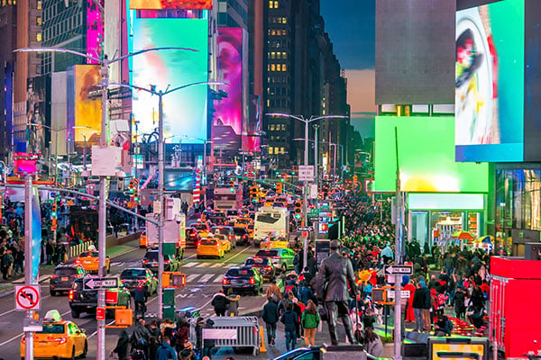 ymt-blog-11-must-see-attractions-in-nyc-times-square