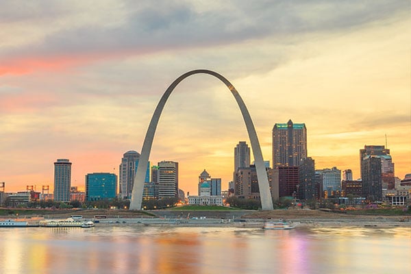 Image of the Gateway Arch at sunset.