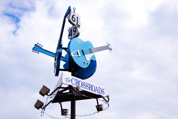 ymt-blog-historic-sites-of-the-blues-highway-clarksdale-crossroads-vendor-image