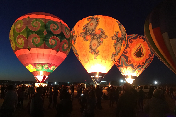 ymt-blog-tips-and-facts-about-the-albuquerque-balloon-fiesta-night-glow