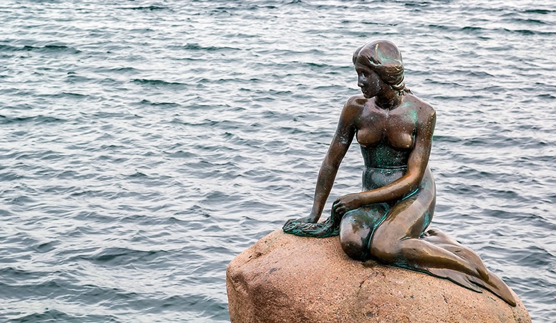 Featured image of post Mermaid Sculpture Denmark - Officials in copenhagen want to move the 1.6 metre (5.5 ft).